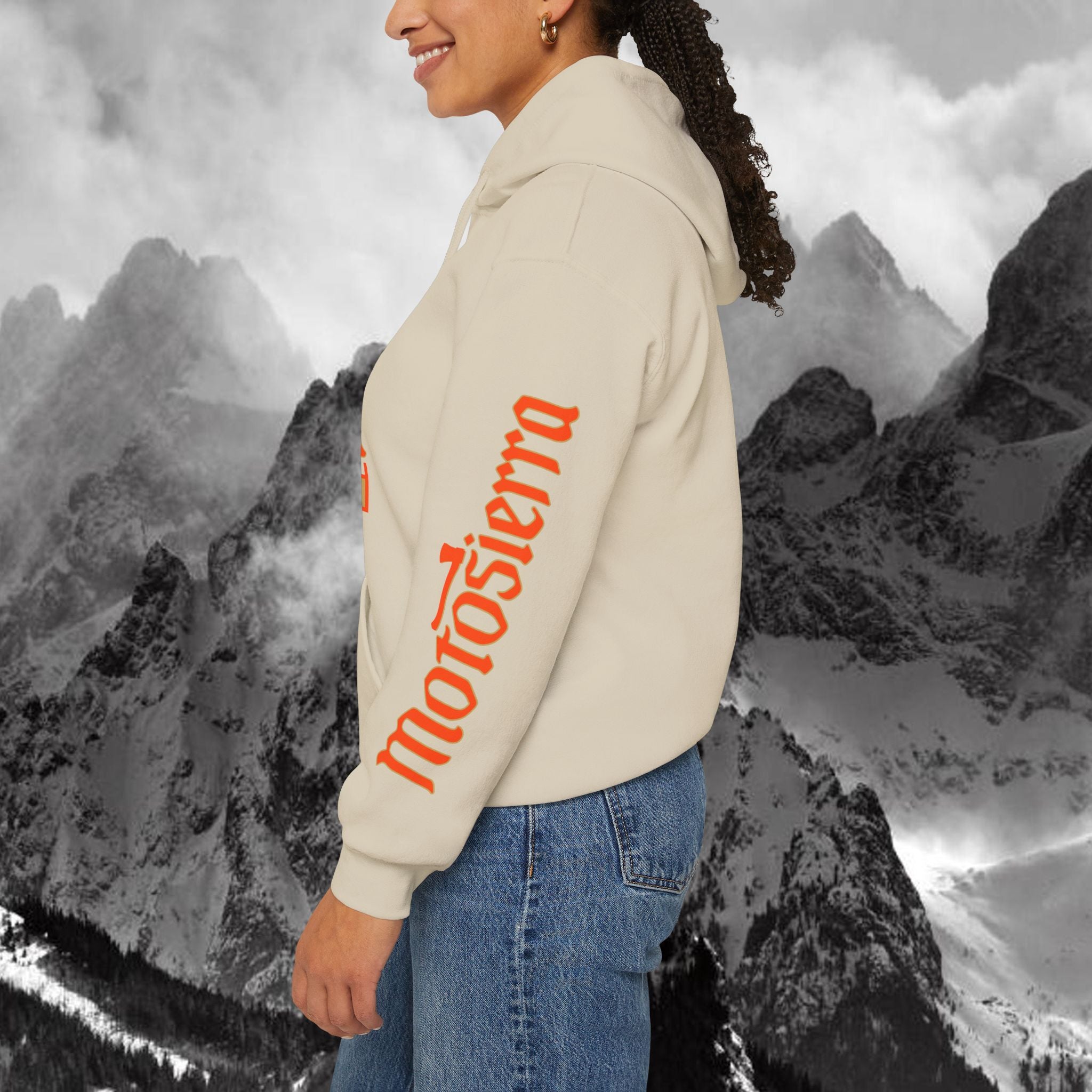 Wolf Heavy Blend Hoodie