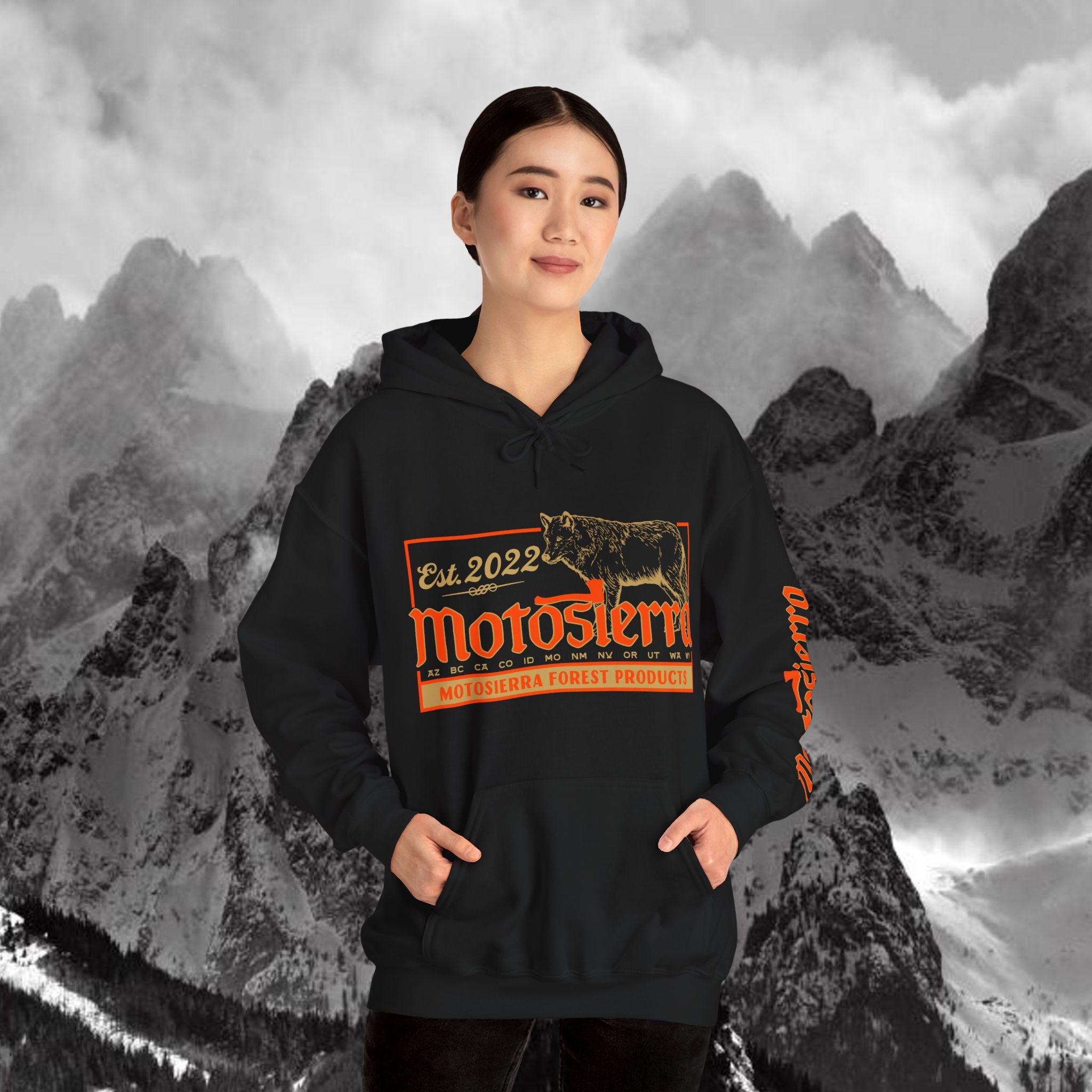 Wolf Heavy Blend Hoodie
