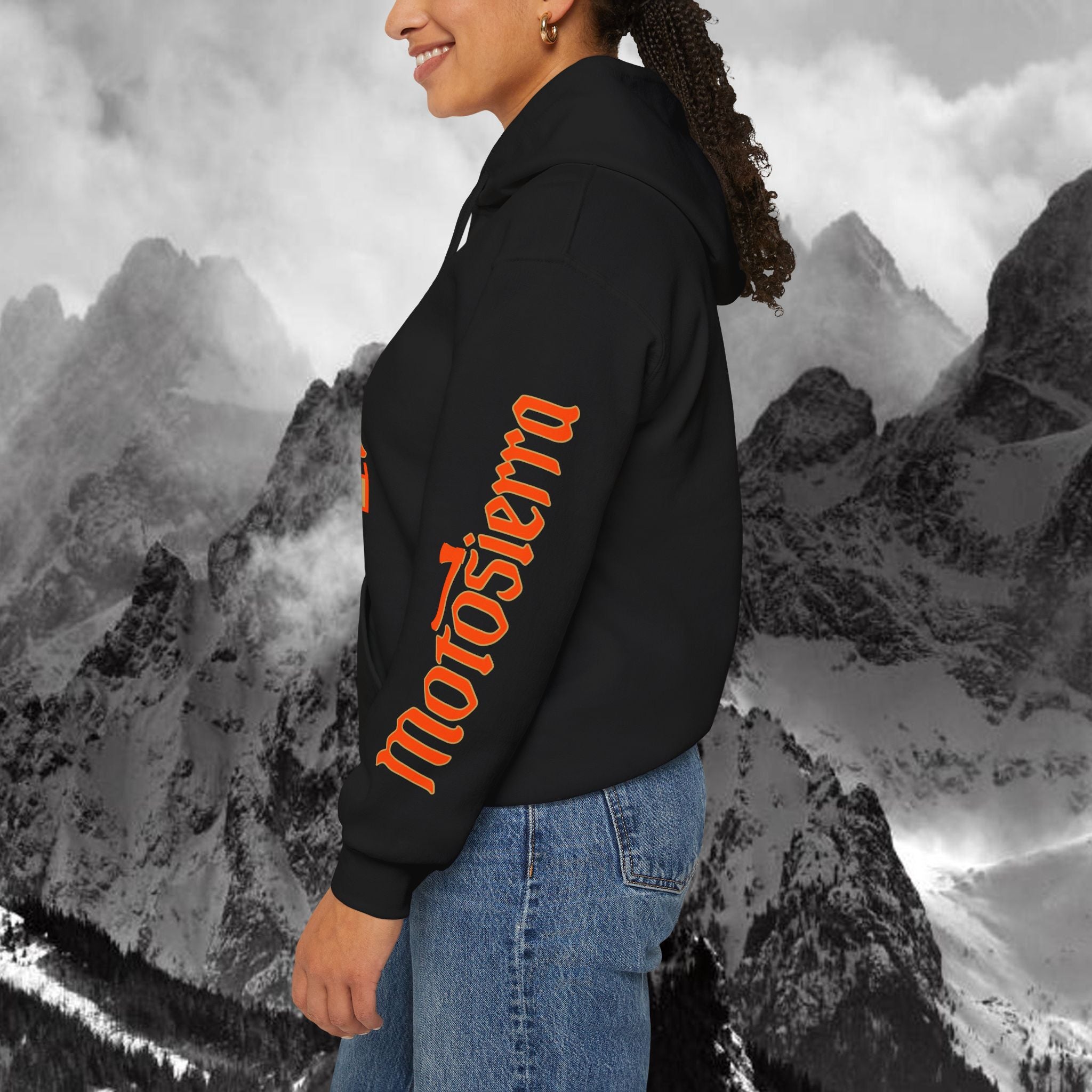 Wolf Heavy Blend Hoodie