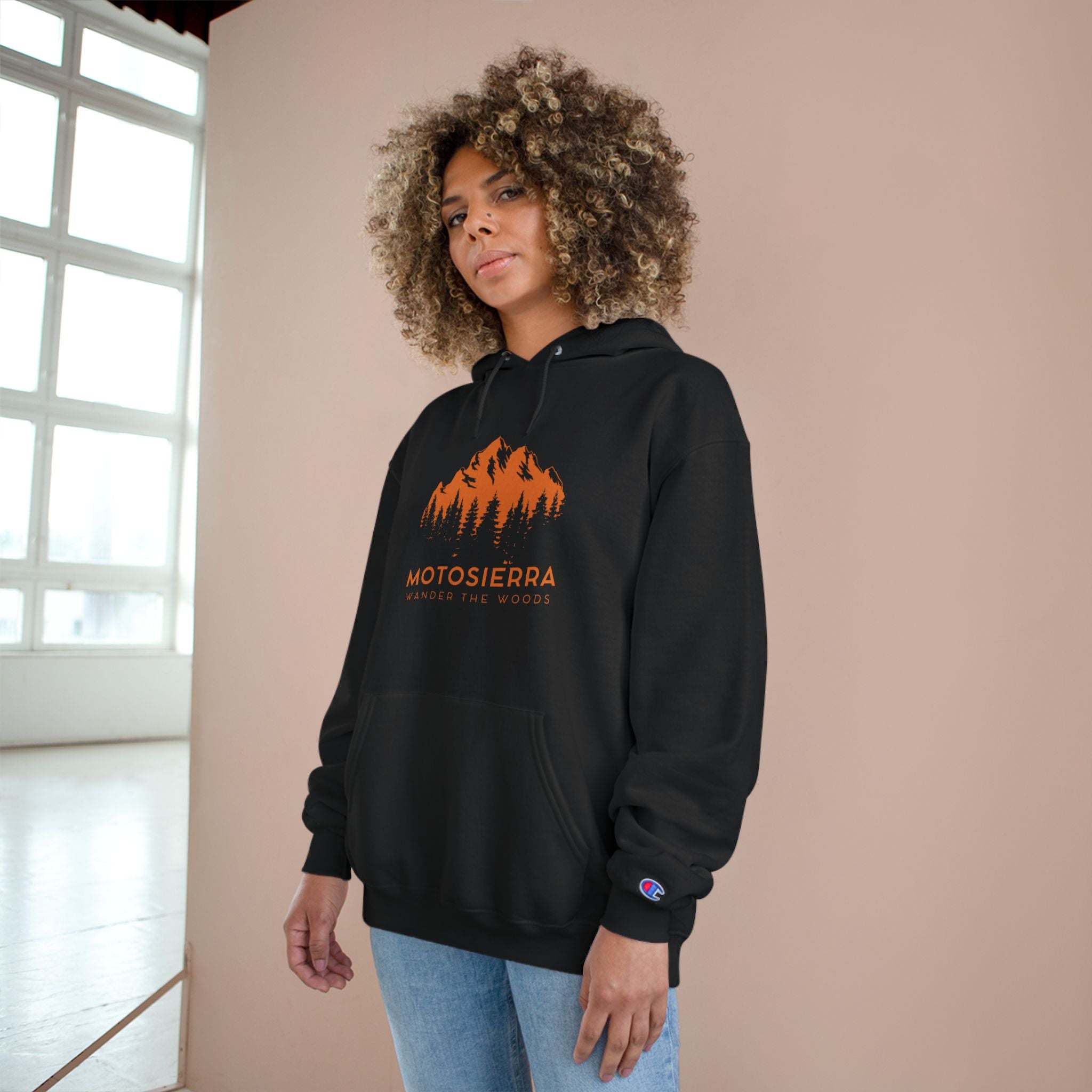 Motosierra Wander the Woods Champion Hoodie - Cozy Outdoor Apparel for Adventurers