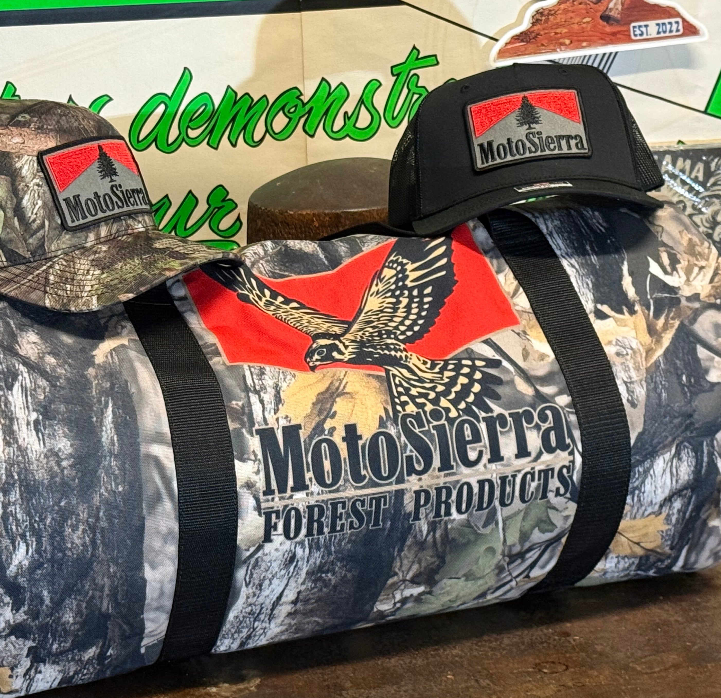 Tree Camo Kestrel Logo Motosierra Adventure Duffel Bag - Perfect for Gym, Travel, Outdoor Activities, Weekend Getaway, Gifts