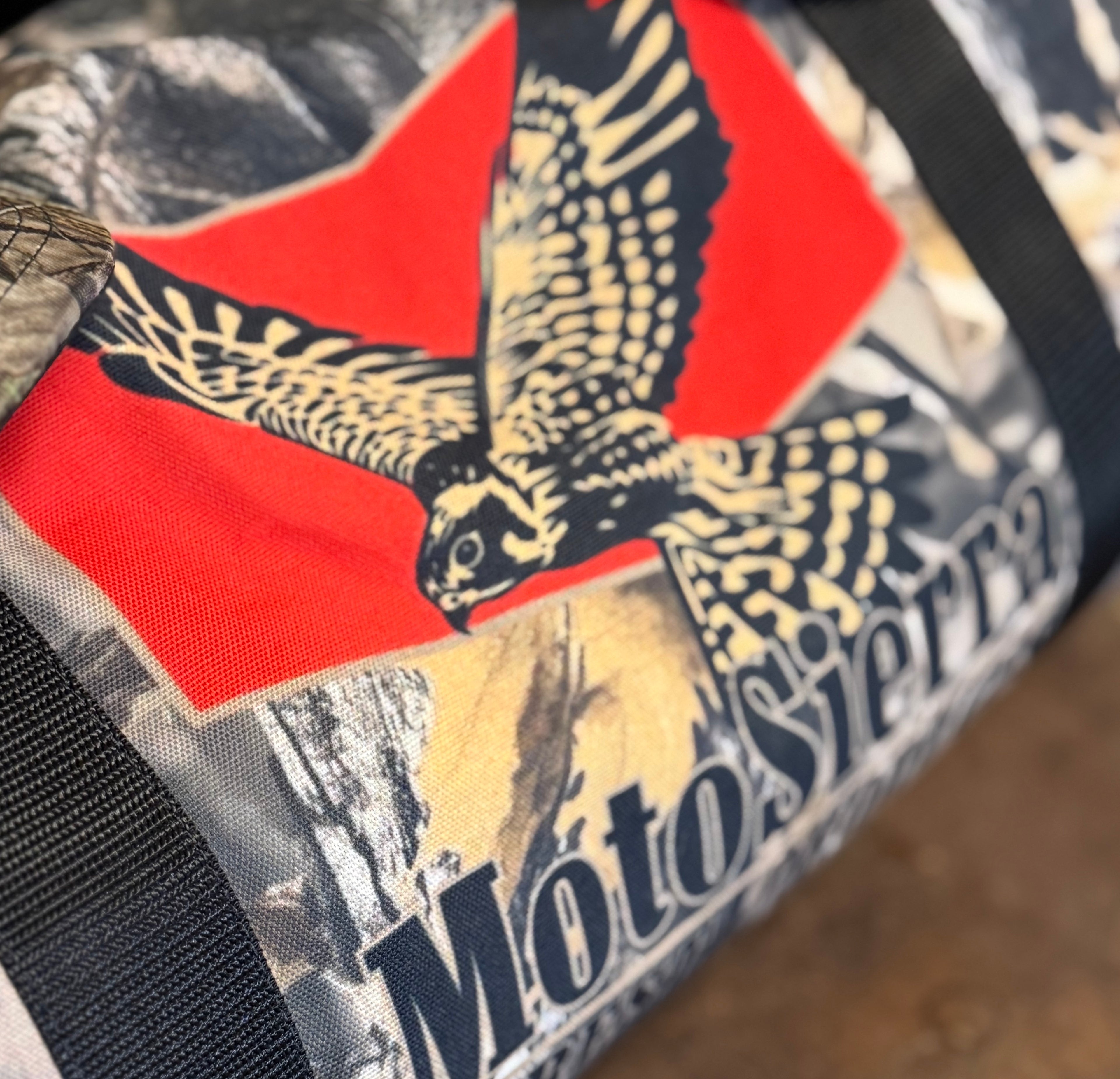 Tree Camo Kestrel Logo Motosierra Adventure Duffel Bag - Perfect for Gym, Travel, Outdoor Activities, Weekend Getaway, Gifts