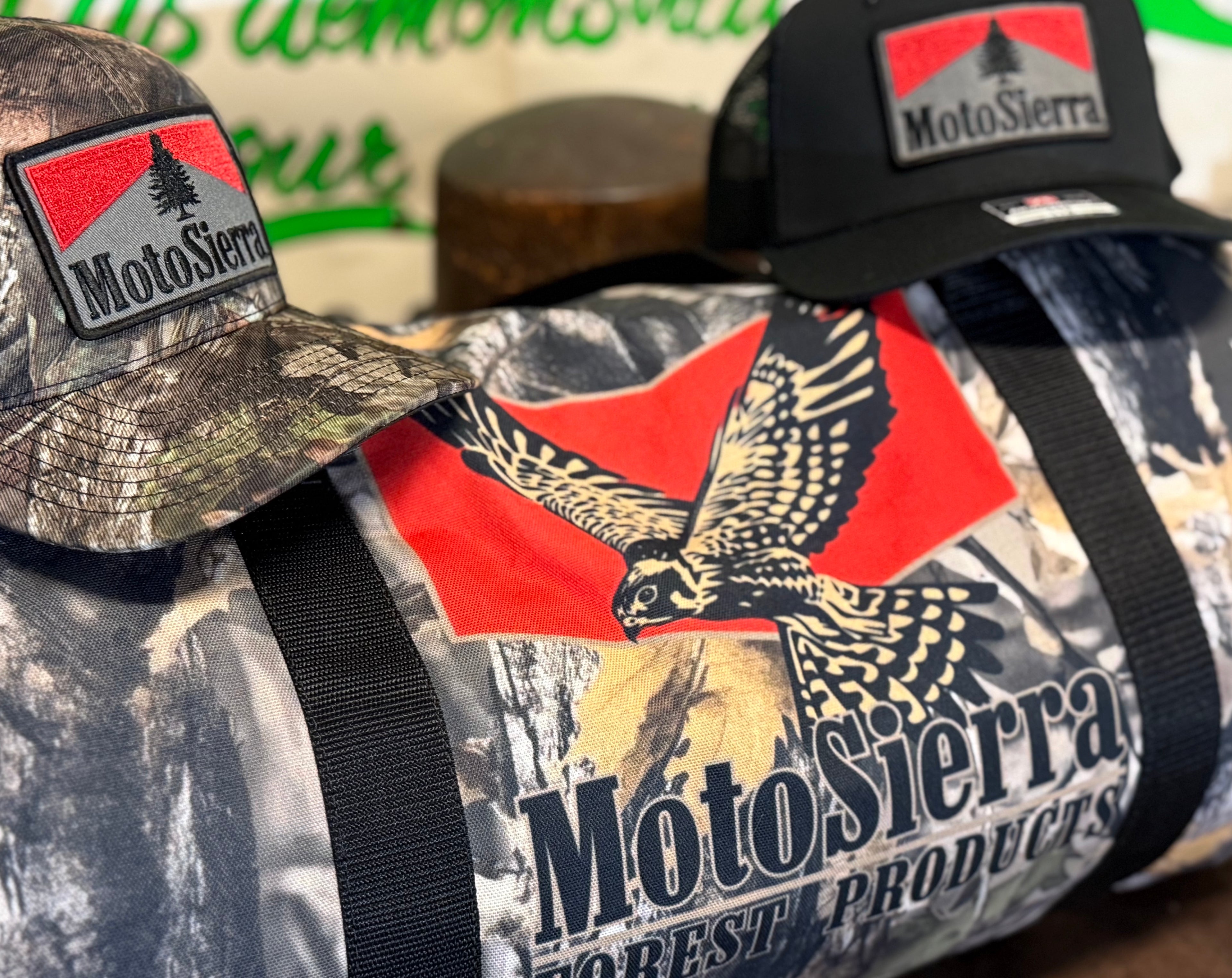 Tree Camo Kestrel Logo Motosierra Adventure Duffel Bag - Perfect for Gym, Travel, Outdoor Activities, Weekend Getaway, Gifts